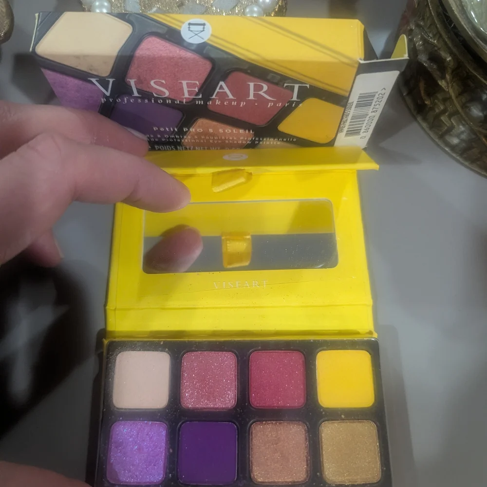 A Bundle Of 2 Viseart Professional Makeup Palettes